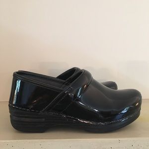 Black patten leather Dansko professional clogs
